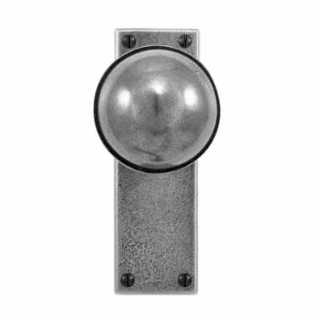 Finesse Beamish Pewter Door Knob on plate- FD038 