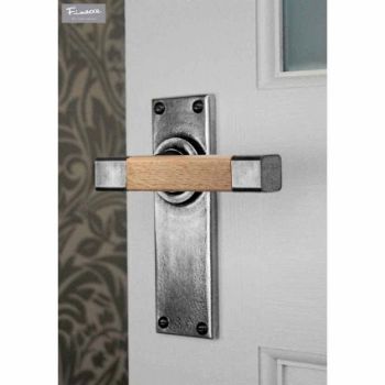 Finesse Eden Oak Door Handle on a Back plate- FD157