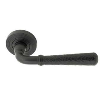 Matt Black Hammered Newbury Lever on a Plain Rose - 45651