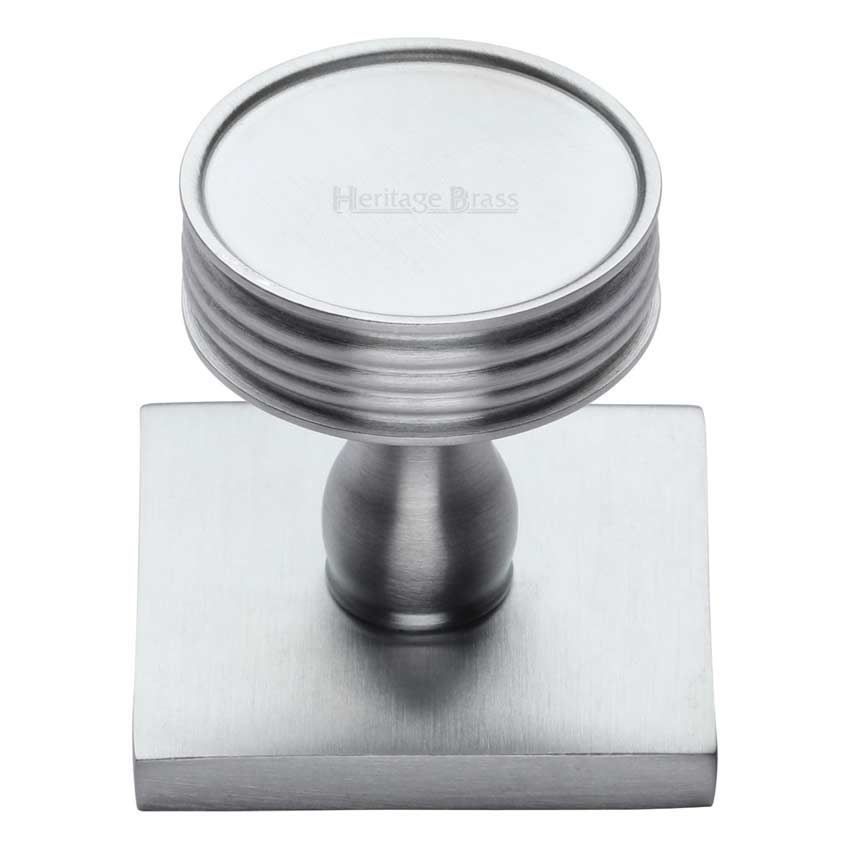 Venetian Design Cabinet Knob on a Backplate in Satin Chrome - SQ4547-SC