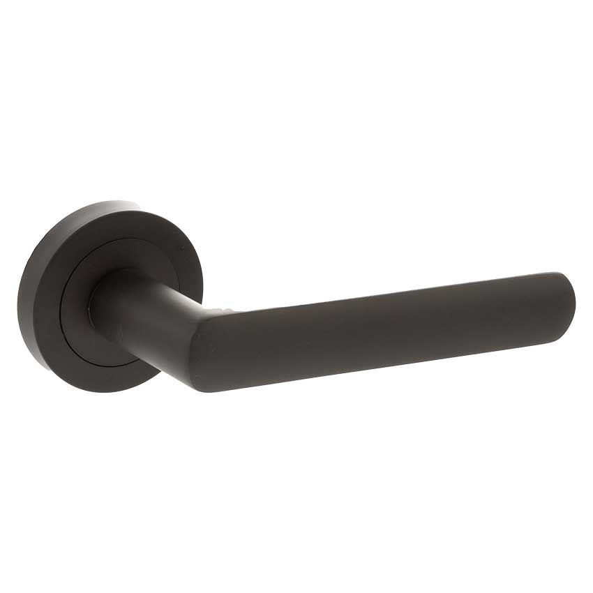 Picture of Carolina Lever Door Handle On A Round Rose - S42Rudb